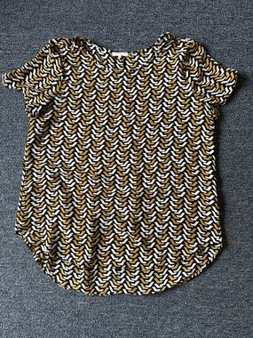 Pleione Mustard Black & White Chevron Short Sleeve Blouse